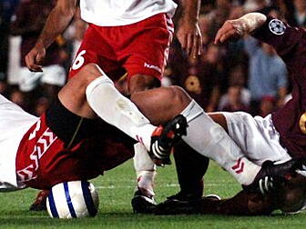 Kevin Kilbane on Dennis Bergka...